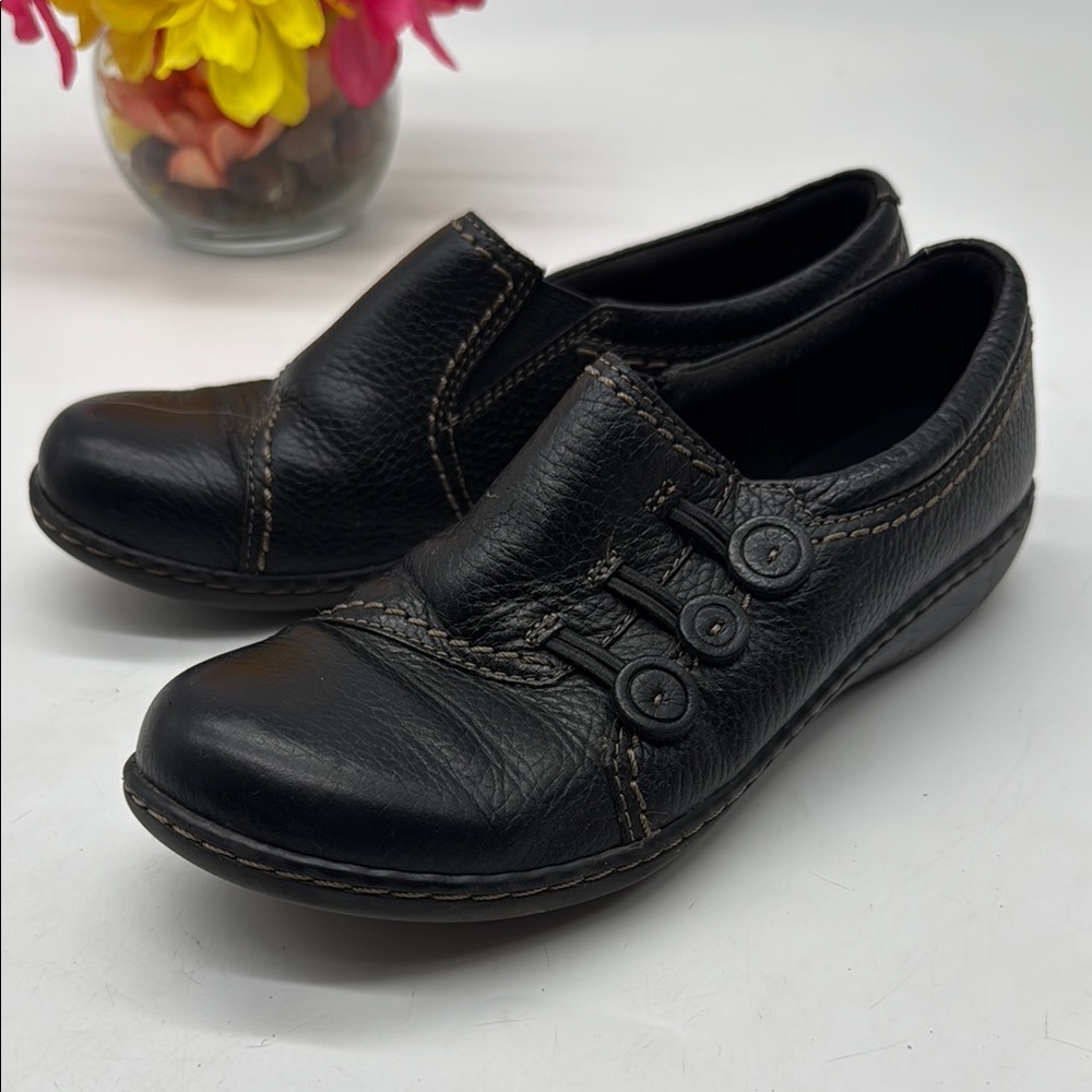 Clarks Black Leather Slip-On Shoes with Button Detail Size BLO7818B